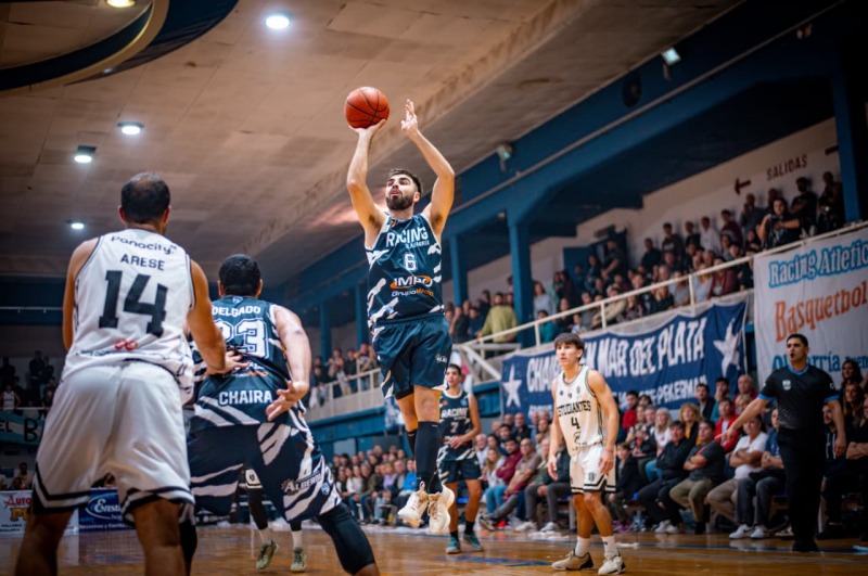 Racing se qued� con el cl�sico y desat� la fiesta en el Parque Olavarr�a